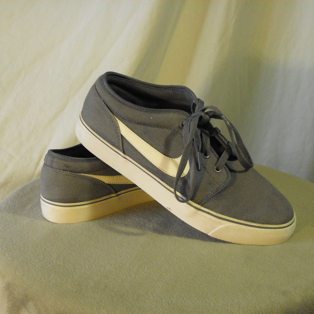 Grey Nike SB Check Solar Canvas Shoe